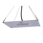 O LED 75W Samsung LM301H é composto por um quadrado de metal branco feito de metal, com chips de LED na parte de baixo espalhados uniformemente entre si. Os chips, quando desligados, são amarelos.