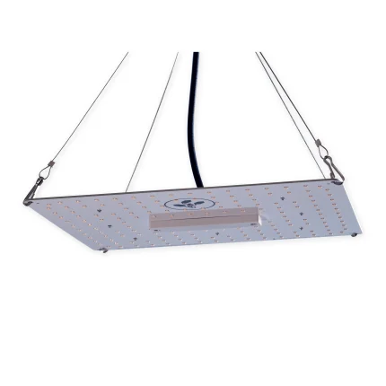 O LED 75W Samsung LM301H é composto por um quadrado de metal branco feito de metal, com chips de LED na parte de baixo espalhados uniformemente entre si. Os chips, quando desligados, são amarelos.