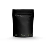 O Saco de Armazenamento Grove Bag 28g possui formato retângular e cor preta fosca.