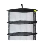 Parte superior da cesta de secagem de flores ProDry, mostrando em detalhe a alça utilizada para pendurar o produto. A cesta é feita de tecido preto e o fundo da imagem é branco.